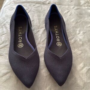 Navy blue Rothy’s gently worn size 7